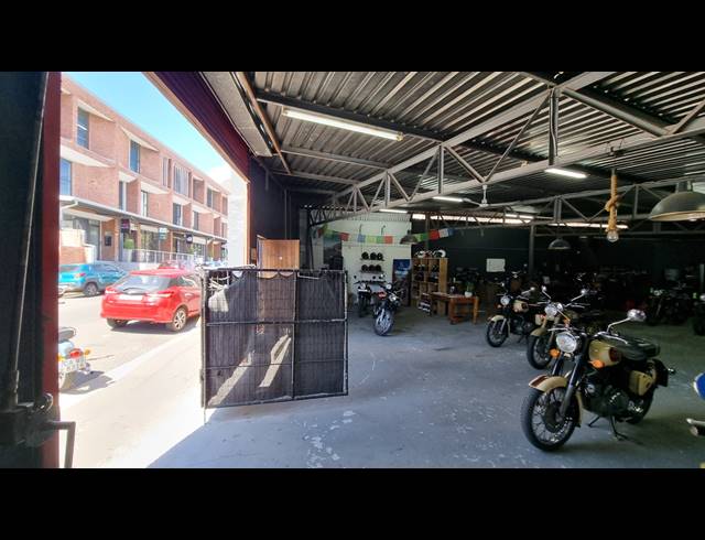 3,450M² BUILDING FOR SALE IN SALT RIVER